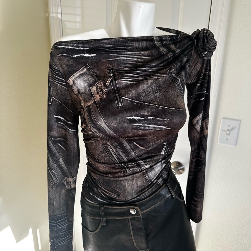 Fashion Nova One-Shoulder Long Sleeve Black Print Top
